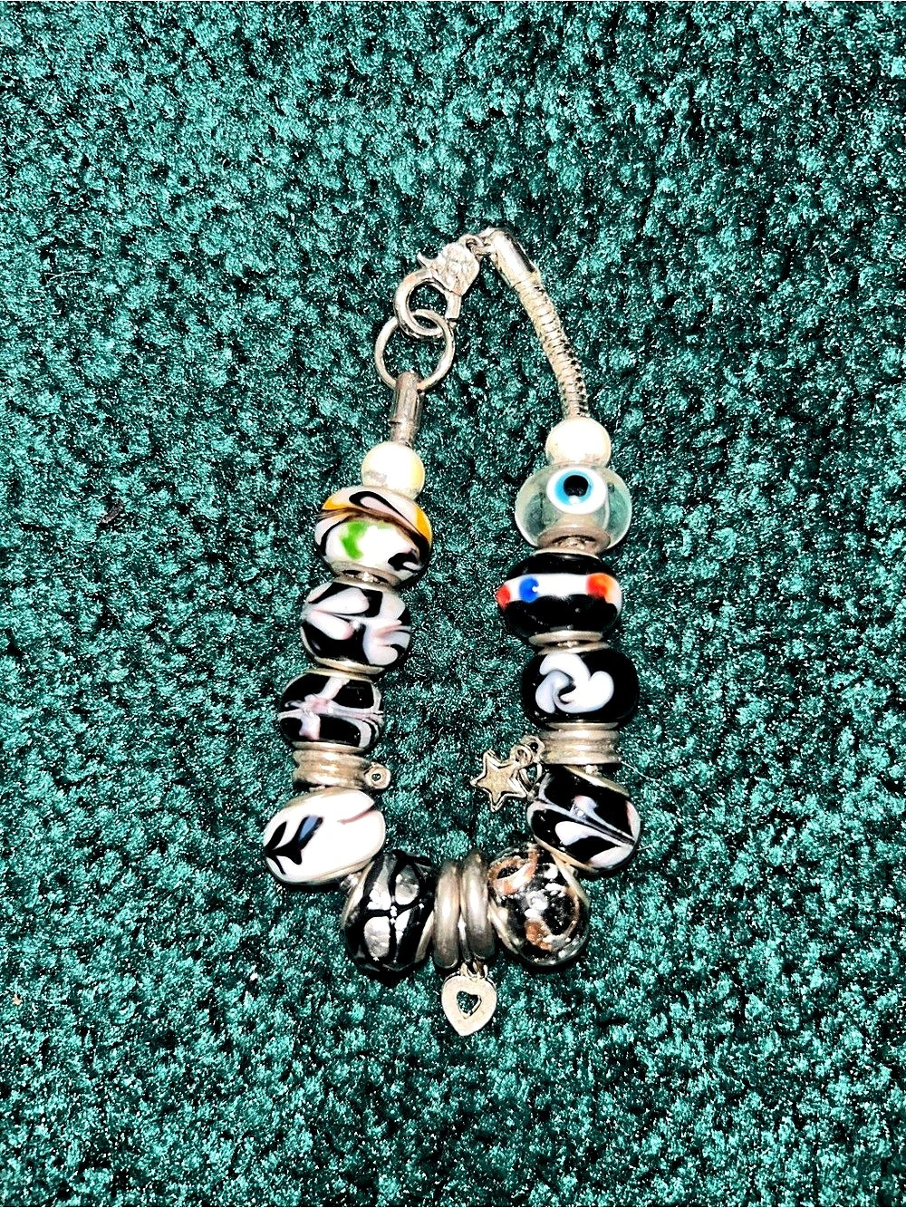 Beaded Charm Bracelet in Black & Silver Like New